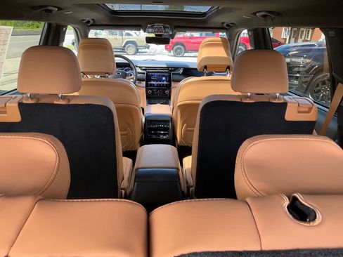 Used 2024 Jeep Grand Cherokee L Summit AWD/4WD image 34