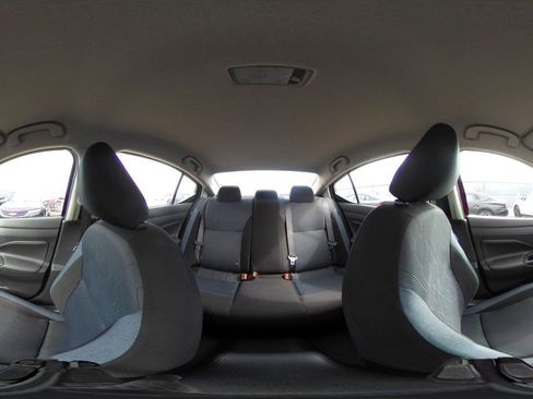 Used 2025 Nissan Versa SV image 41