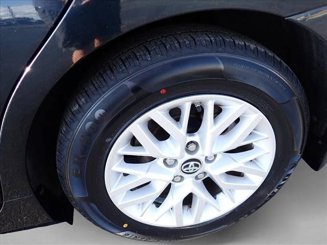 Used 2016 Toyota Camry LE FWD image 5