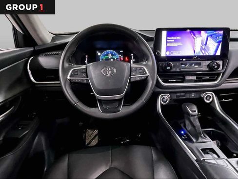 Certified 2025 Toyota Grand Highlander AWD image 6