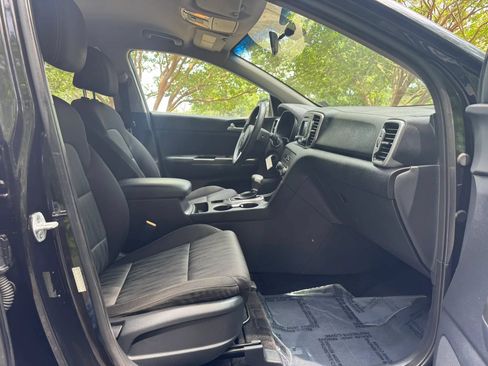 Used 2017 Kia Sportage LX FWD image 13