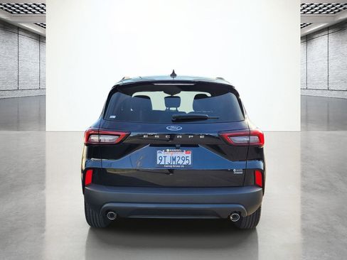 Used 2025 Ford Escape ST-Line w/ Equipment Group 301A image 8