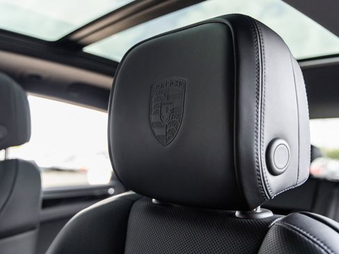 Certified 2025 Porsche Macan image 27