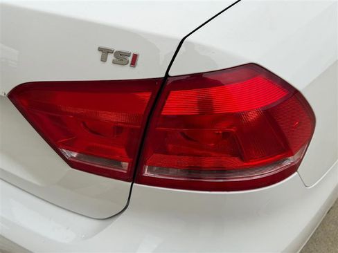 Used 2015 Volkswagen Passat 1.8T Limited Edition FWD image 19