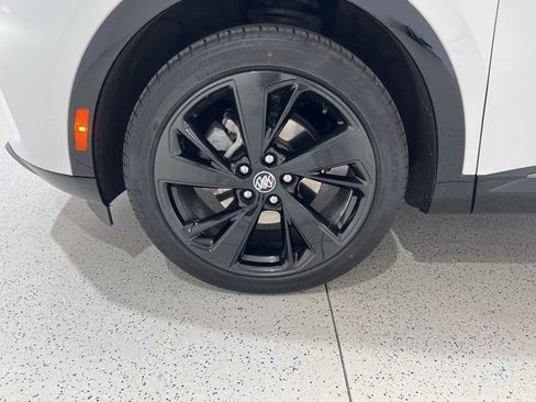Used 2022 Buick Envision Essence w/ Technology Package I FWD image 31