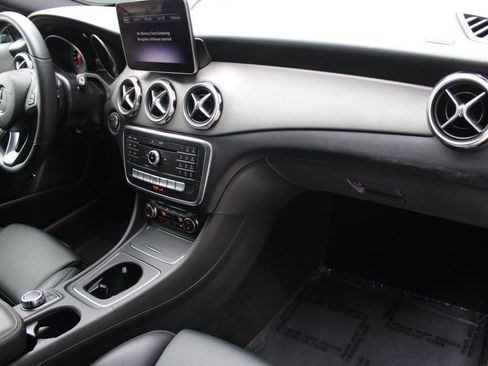 Certified 2020 Mercedes-Benz GLA 250 image 30