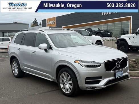 Used 2018 Volvo XC90 T6 Momentum w/ Convenience Package image 1