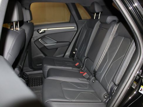 Certified 2025 Audi Q3 2.0T Premium w/ Convenience Package image 20