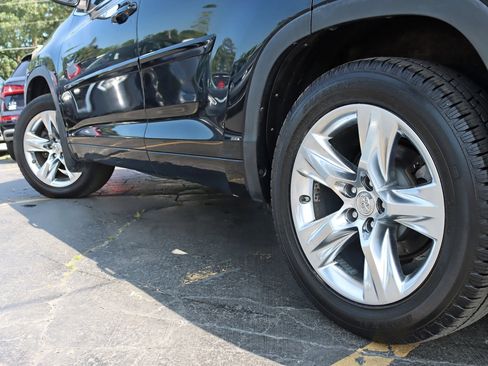 Used 2015 Toyota Highlander Limited Platinum AWD/4WD image 14