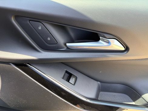 New 2026 Chevrolet Equinox LT w/ Convenience Package II FWD image 35