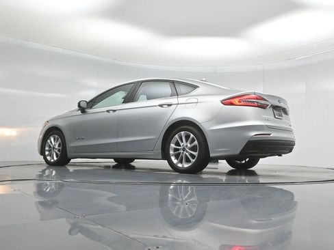 Certified 2019 Ford Fusion SE FWD image 49