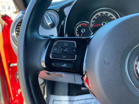 Used 2019 Volkswagen Beetle 2.0T SE image 16