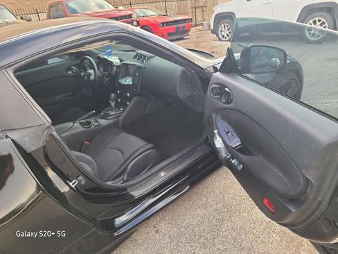 Used 2018 Nissan 370Z Coupe image 17