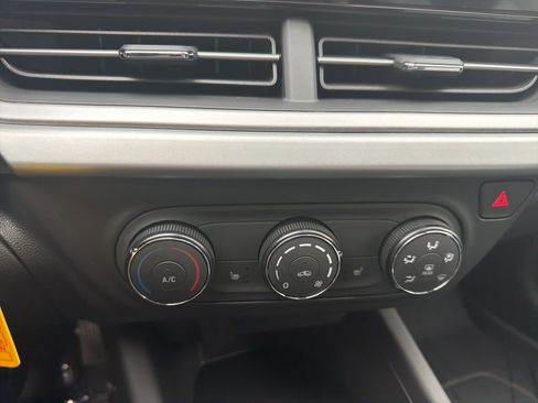 New 2026 Chevrolet Trax RS w/ Sunroof Package image 17