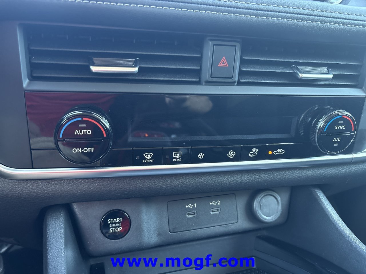 Used 2025 Nissan Rogue SV AWD/4WD image 5