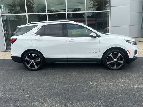 Used 2022 Chevrolet Equinox Premier AWD/4WD image 2