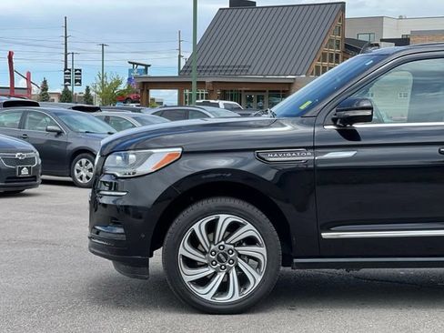 Used 2024 Lincoln Navigator Reserve AWD/4WD image 4