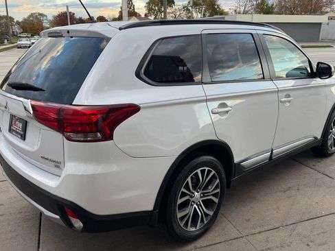 Used 2016 Mitsubishi Outlander SEL image 8