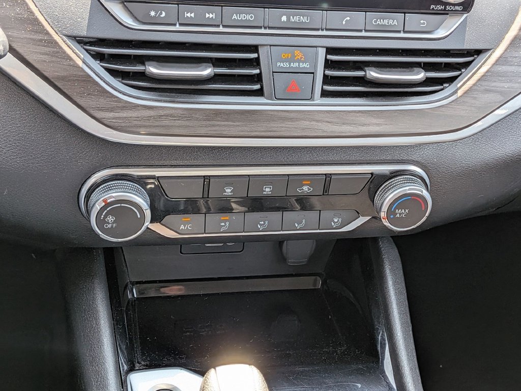 Used 2024 Nissan Altima 2.5 SV FWD image 17
