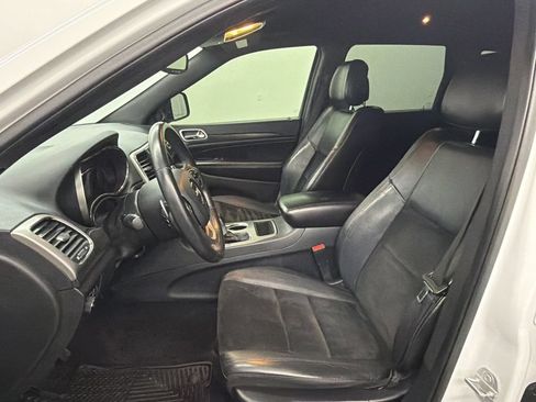 Used 2017 Jeep Grand Cherokee Altitude RWD image 5