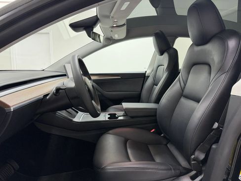 Used 2024 Tesla Model Y 2WD image 12