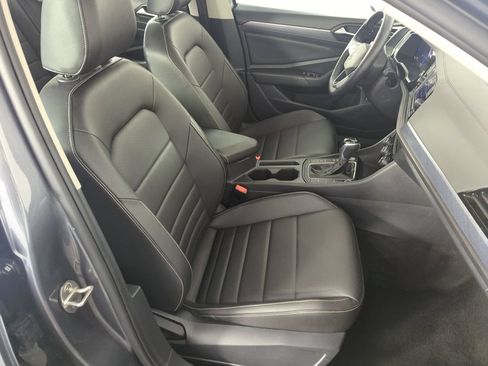 Used 2024 Volkswagen Jetta SE FWD image 36