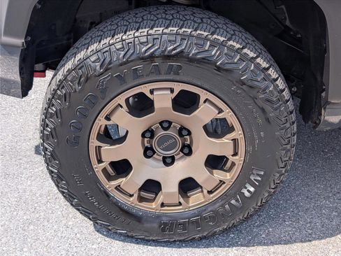 Used 2025 Toyota Tacoma 4x4 Double Cab Hybrid w/ Tow Tech Package image 11