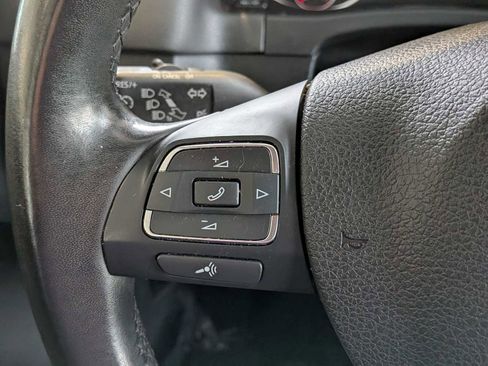 Used 2014 Volkswagen Tiguan S image 21