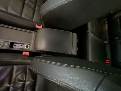 Used 2016 Volkswagen Golf R 4-Door image 20