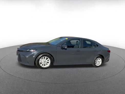 Used 2025 Toyota Camry LE image 7