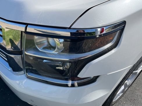 Used 2019 Chevrolet Suburban Premier AWD/4WD image 13