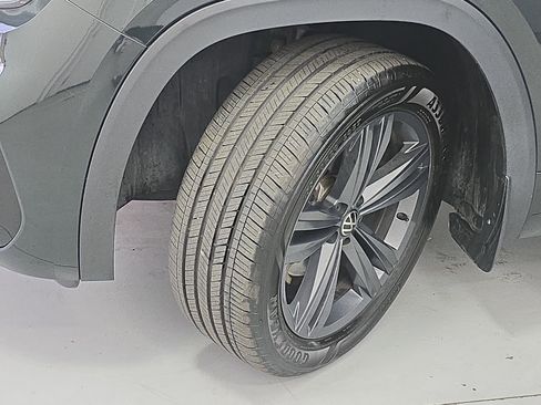 Used 2021 Volkswagen Atlas SE image 33