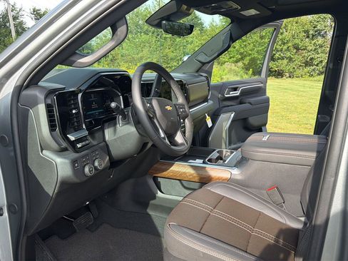 Certified 2026 Chevrolet Silverado 2500 High Country w/ High Country Premium Package AWD/4WD image 11