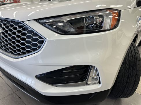 Used 2024 Ford Edge SEL w/ Convenience Package image 18