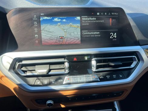 Used 2020 BMW 330i xDrive Sedan w/ Premium Package AWD/4WD image 17