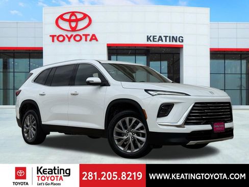 Used 2025 Buick Enclave Preferred image 1