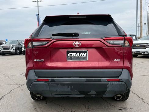 Used 2021 Toyota RAV4 XLE image 6