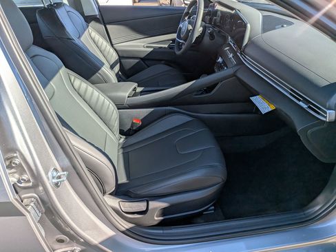 New 2026 Hyundai Elantra Limited image 25