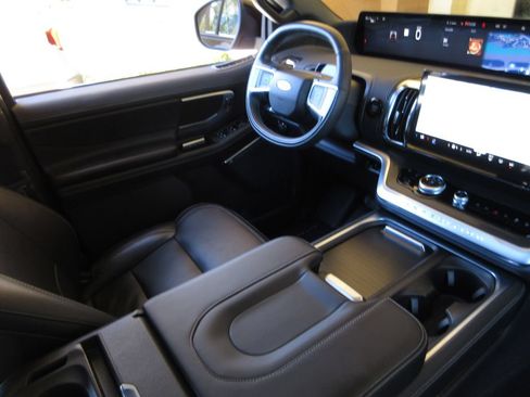 Used 2025 Ford Expedition Max Platinum w/ Stealth Performance Package AWD/4WD image 19