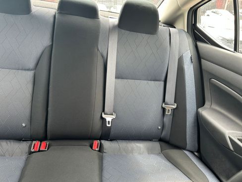 Used 2025 Nissan Versa SV image 32