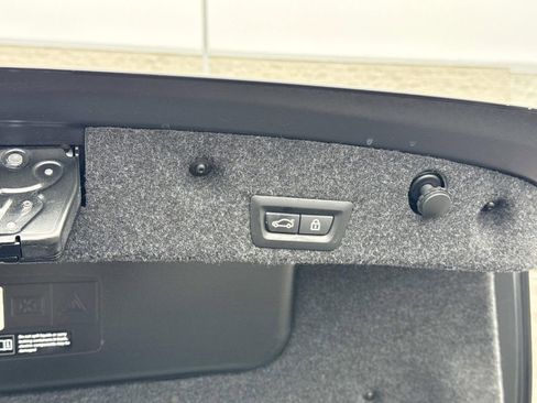 Used 2013 BMW M5 image 37