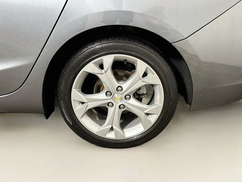 Used 2018 Chevrolet Cruze Premier w/ Enhanced Convenience Package FWD image 25
