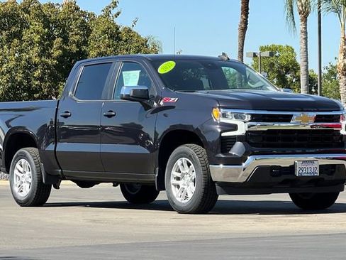 Used 2022 Chevrolet Silverado 1500 LT AWD/4WD image 2