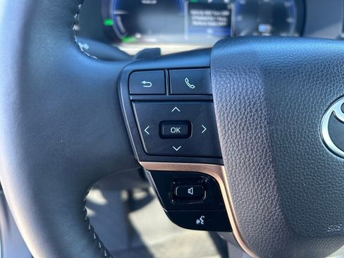 Used 2025 Toyota Crown Signia image 14