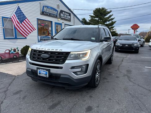 Used 2017 Ford Explorer Sport image 15
