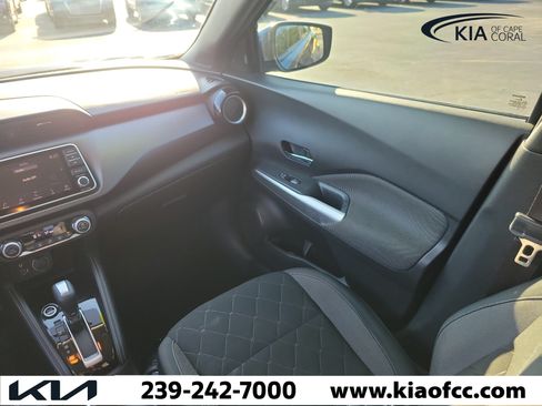 Used 2019 Nissan Kicks SV FWD image 17
