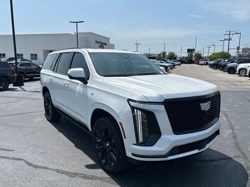 Certified 2025 Cadillac Escalade Sport Platinum w/ LPO, ONYX Package AWD/4WD image 4