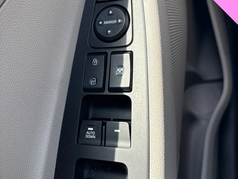 Used 2021 Hyundai Tucson SE FWD image 9