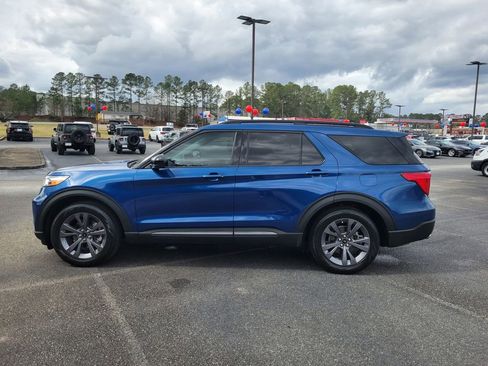 Certified 2023 Ford Explorer XLT w/ Equipment Group 202A image 3