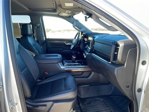 Used 2022 GMC Sierra 1500 Elevation w/ Elevation Premium Package image 12